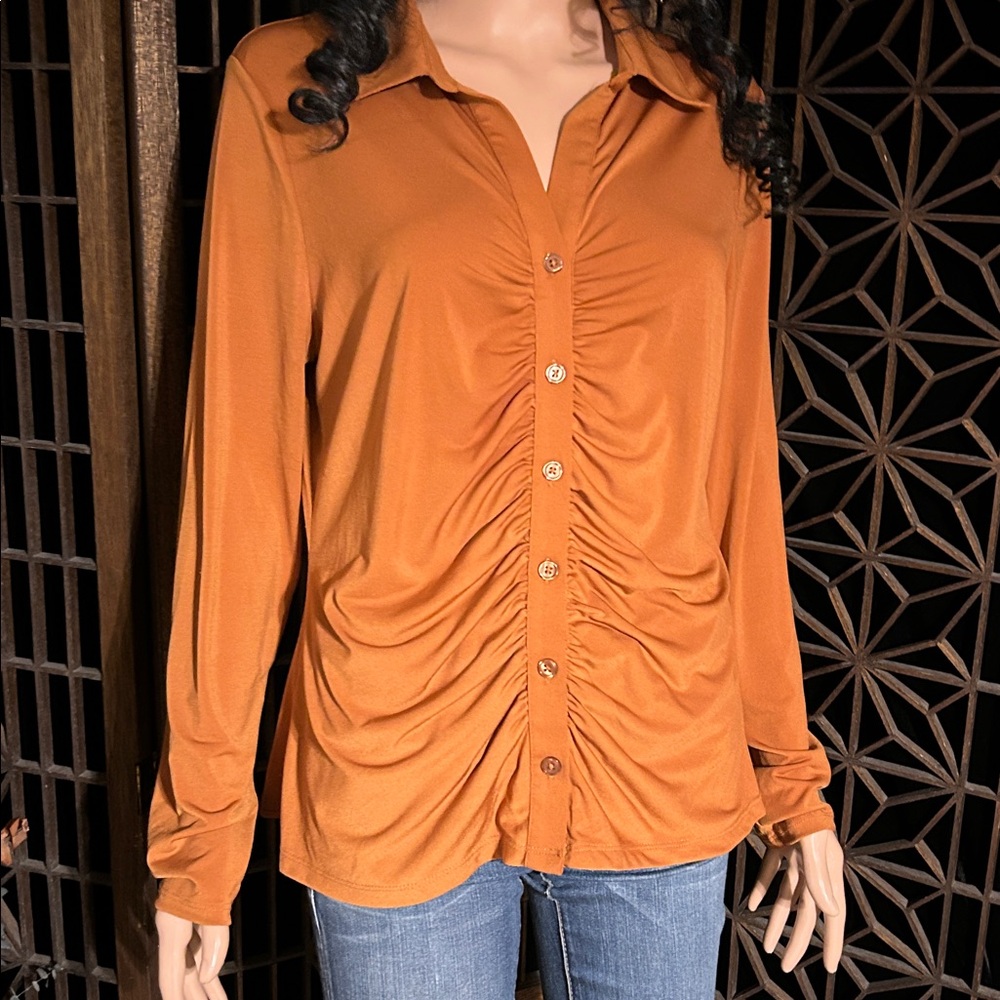 VERA WANG RUCHED FRONT SHIRT L